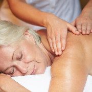 FORMATION MASSAGE DE LA PERSONNE AGEE