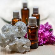 AROMATHERAPIE HUILES ESSENTIELLES